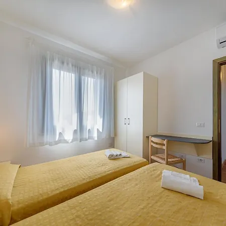 Residenza Le Farfalle 아파트호텔 3*