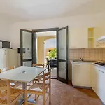 Residenza Le Farfalle 4* Tergu