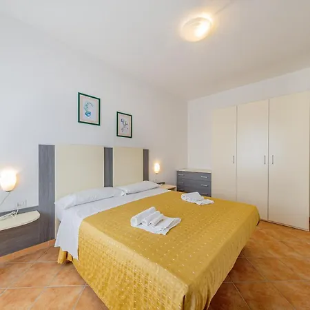 Aparthotel Residenza Le Farfalle 3*