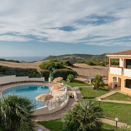 Residenza Le Farfalle Aparthotel 4*