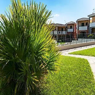 Residenza Le Farfalle Aparthotel 3*