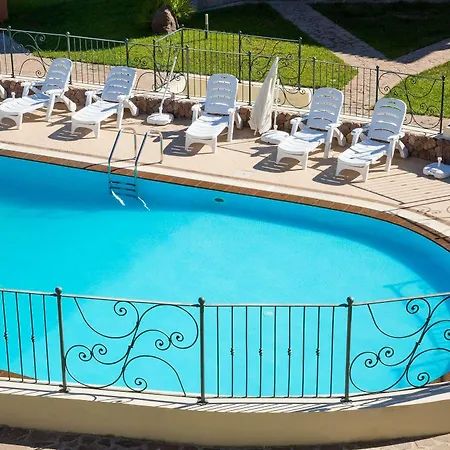 Residenza Le Farfalle מלון דירות